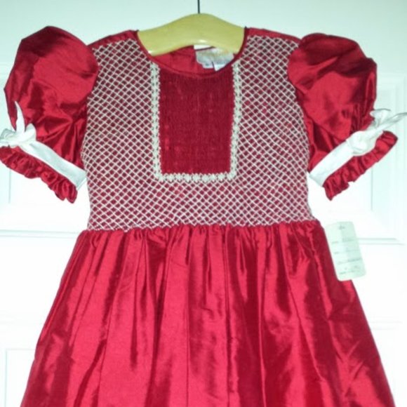 Maria Elena size 6 red Smocked silk dupioni dress
